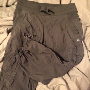 Lululemon Studio Dance Pants Crops. Size 6